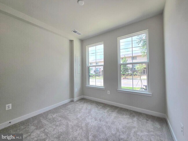 Foto del edificio - 2644 Naylor Rd SE