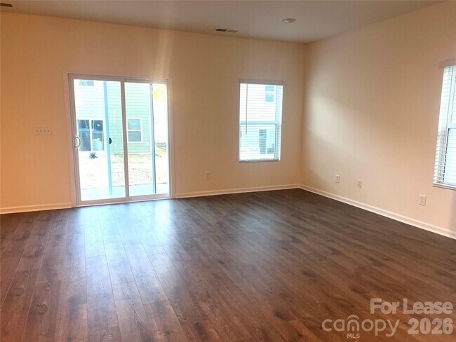 Foto del edificio - 7117 Bentz St