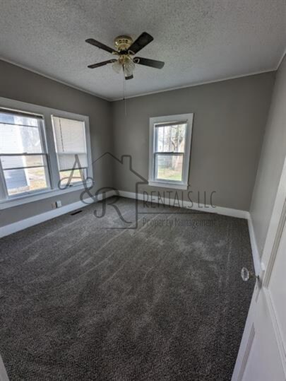 Foto del edificio - 204 W Rose St