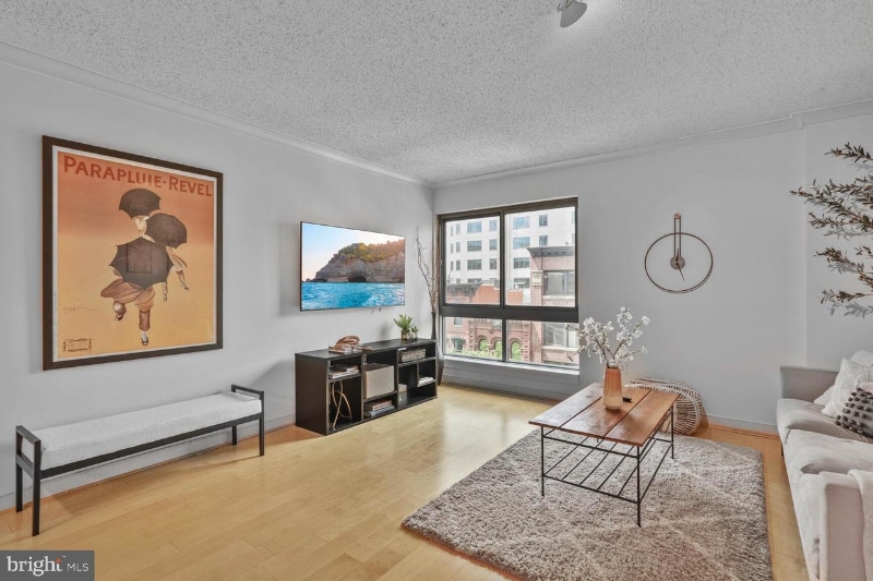 Primary Photo - 777 7th St NW