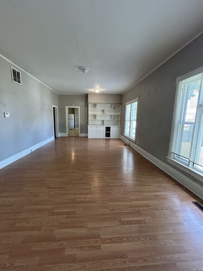 Foto del edificio - Newly Painted, 3 Bedroom and 1 Bathroom Si...