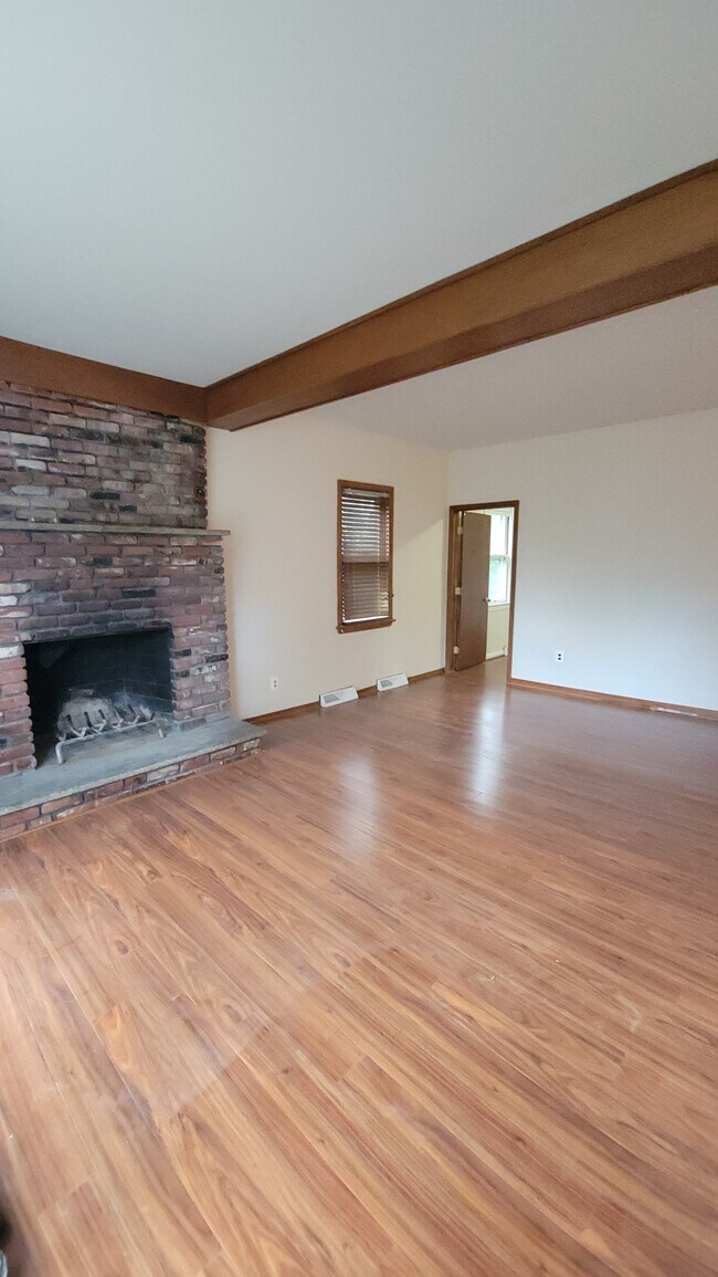 Foto del edificio - 569 Lakeside Ave