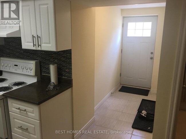 Building Photo - 1727 Hadrian Ct