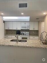 Building Photo - 450 Egret Cir