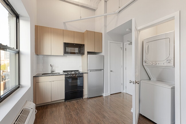 Building Photo - 5718 N Winthrop Ave