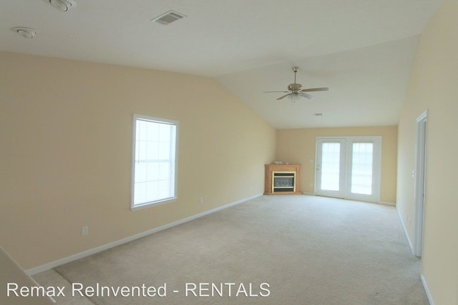 Building Photo - 2204 Lions Mane Dr