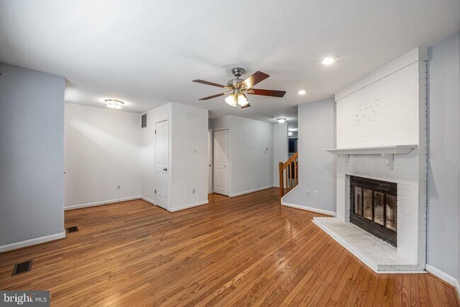 Foto del edificio - 616 Lions Gate Ln