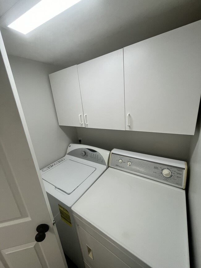 Building Photo - 14127 Adobe School Dr