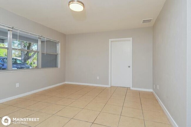 Foto del edificio - 2408 Avenue A NW, Winter Haven, FL 33880