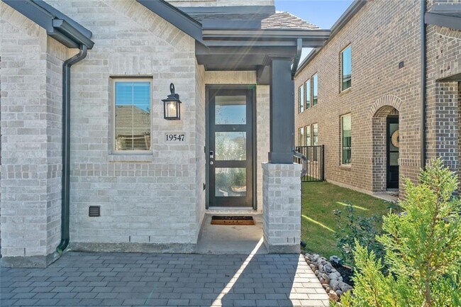 Foto del edificio - 19547 Shady Hike Ln