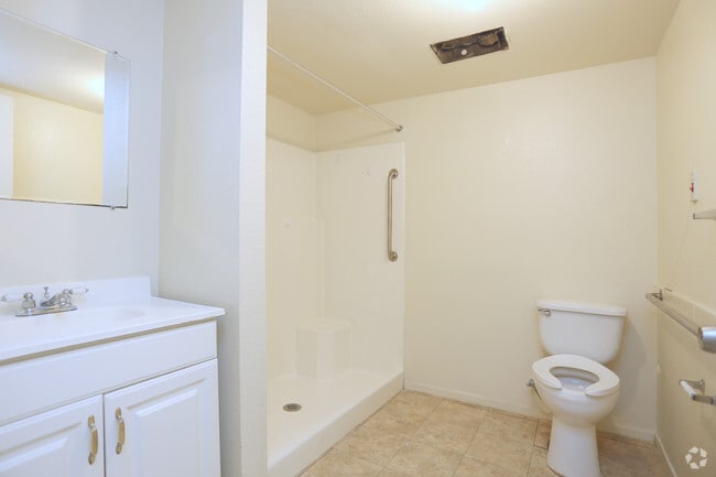 Studio, 1 BA - 364 SF - SOUTHERN HIGHLANDS