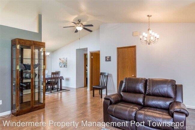 Foto del edificio - 3 br, 2 bath House - 21 Rainier Lane