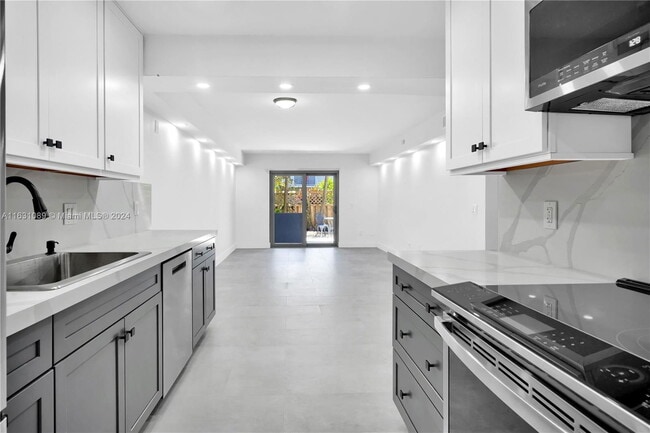 Photo - 4600 SW 67th Ave Apartment