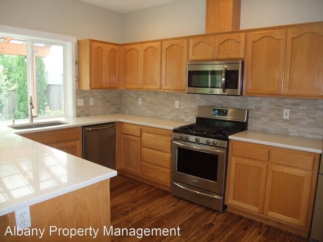 Foto del edificio - 3 br, 2 bath House - 1586 Cougar Ct SW