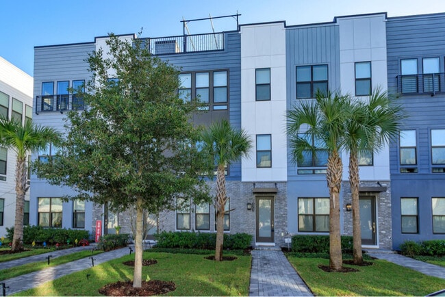 Building Photo - 2353 Brix St