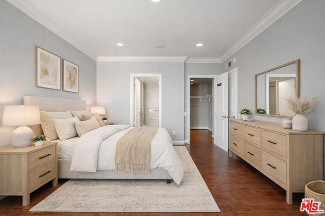 Foto del edificio - 1115 S Elm Dr