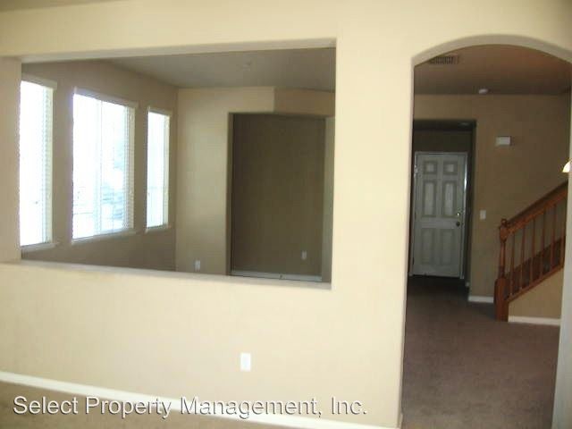 Building Photo - 980 Sierra View Cir