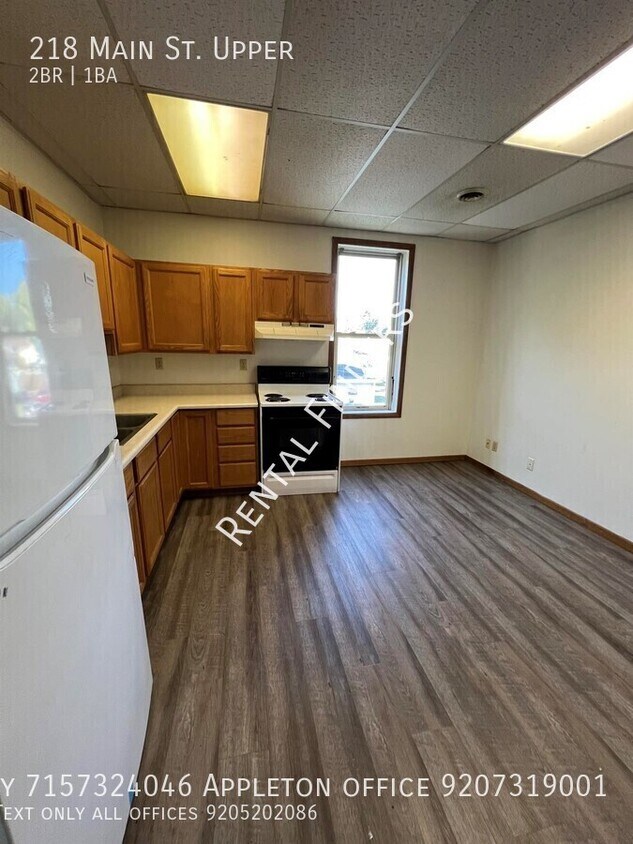 Foto principal - 218 E Main St