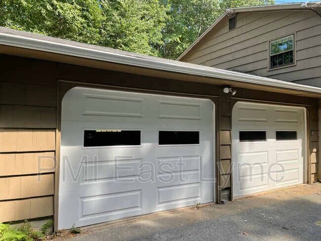 Building Photo - 45 Douglas Ln