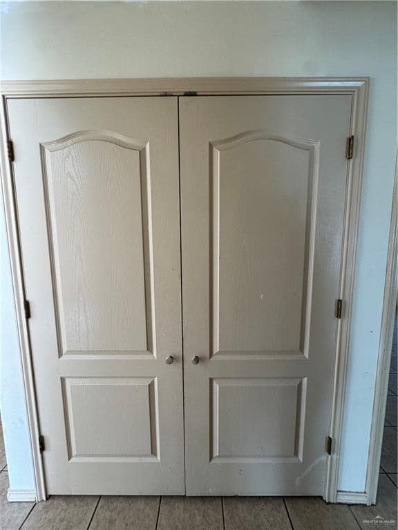 Building Photo - 7 Aruba Dr