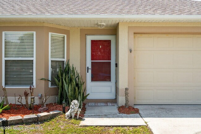 Building Photo - 249 East Dr