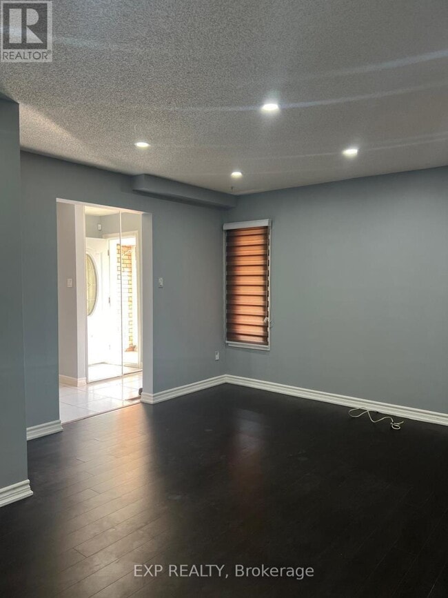 Building Photo - 17 Calmist Crescent