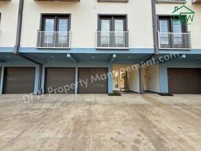 Building Photo - 1323 St Joseph St