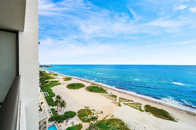 Foto del edificio - 900 N Ocean Blvd