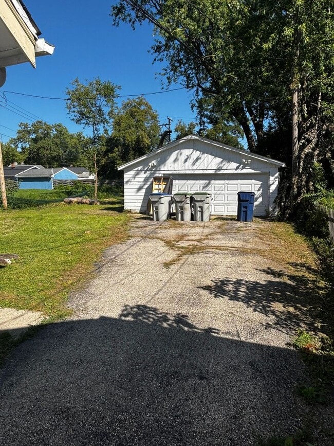 Building Photo - 4044 W Vera Ave