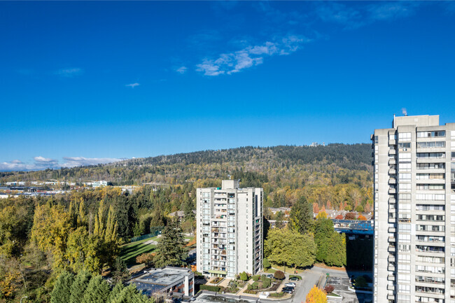 Building Photo - Salishan Court