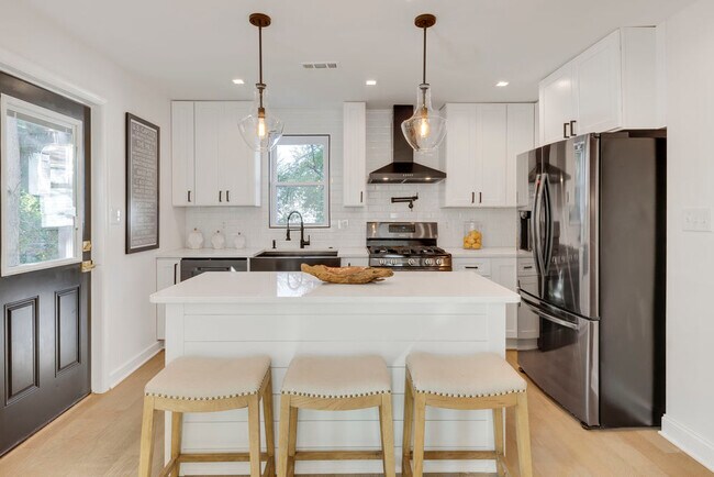 Foto del edificio - 928 52nd St NE