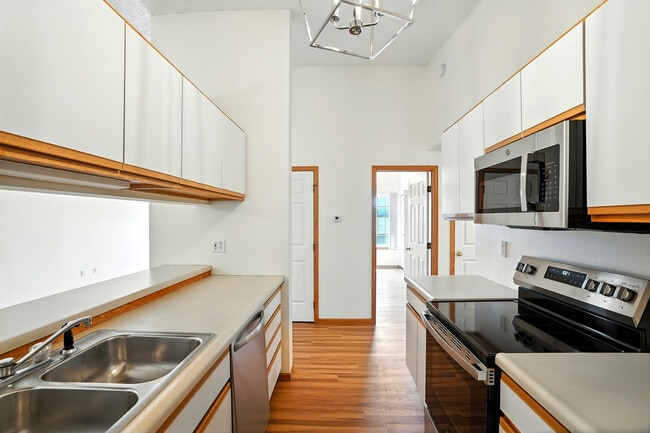 Building Photo - Woodridge Estates