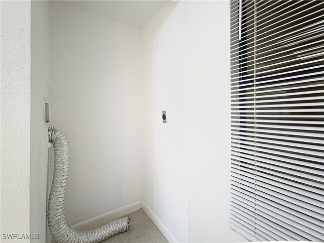 Foto del edificio - 15125 Parkside Dr