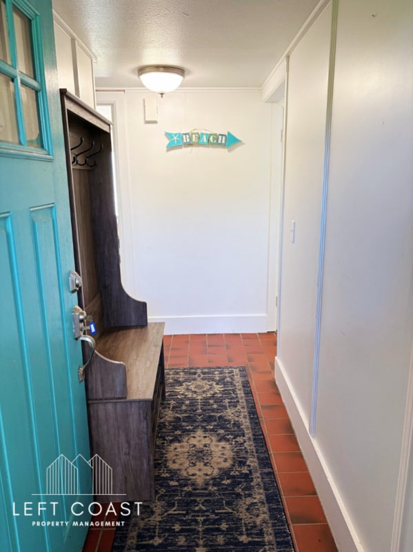 Building Photo - 3519 NW Jetty Ave