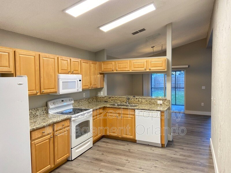 Building Photo - 628 Samantha Ln