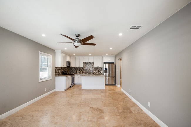 Building Photo - 2653 Tilden Ave