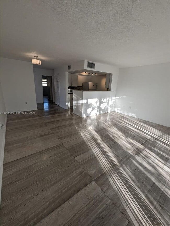 Foto del edificio - 7360 SW 82nd St