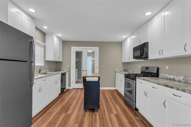 Foto del edificio - 3320 Harvard Rd