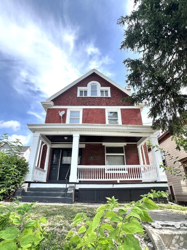 Building Photo - 288 Helen St