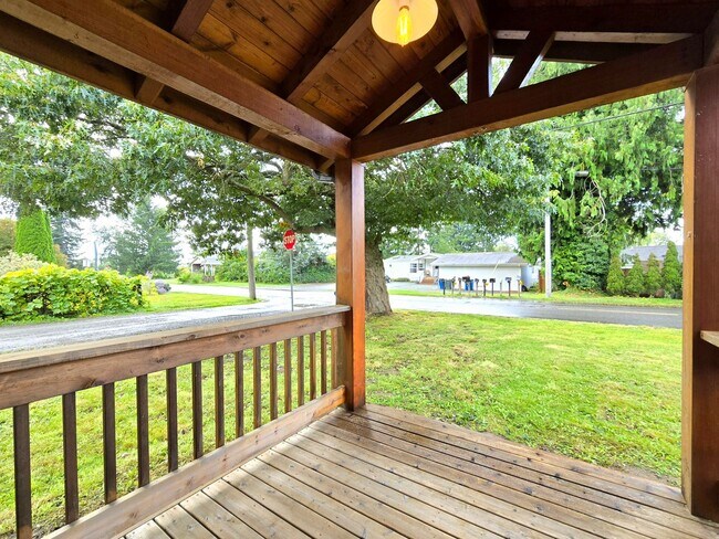 Foto del edificio - 3 Bedroom Home in Sedro Woolley Available Now