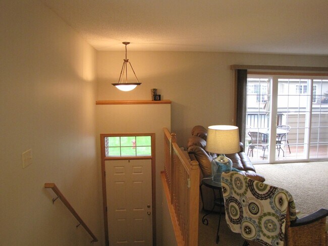 Foto del edificio - End-unit 3 Bd/2.5 Ba Townhome- Built 2007-...