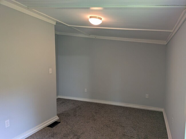 Foto del edificio - Move in Ready 4 Bed 2 Bath House