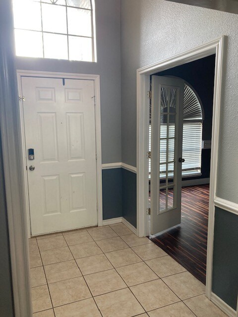Foto del edificio - 6017 Summerwood Ln