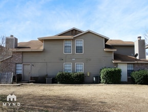 Building Photo - 2214 Creekside Ln