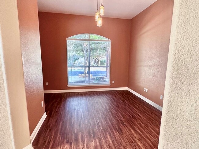 Building Photo - 10200 Channel Island Dr