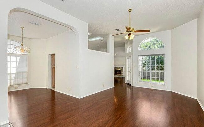 Building Photo - One Story With Open Floor Plan and Beautiful Oak Trees