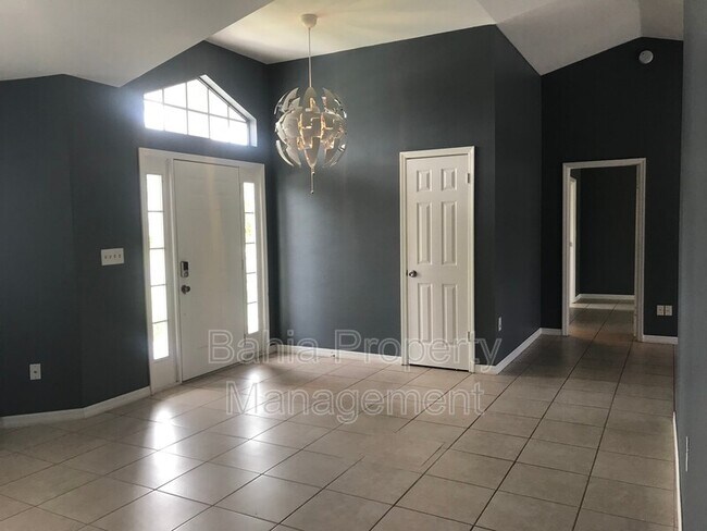 Building Photo - 2445 Bel Air Cir