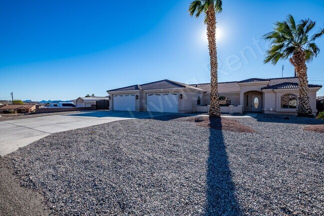 Foto del edificio - FURNISHED POOL HOME