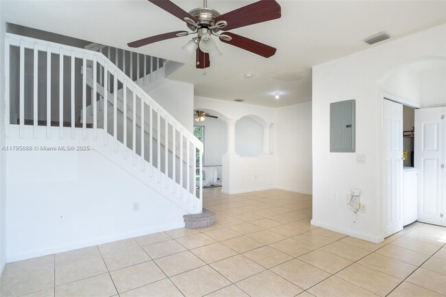 Foto del edificio - 1475 SE 24th Ct