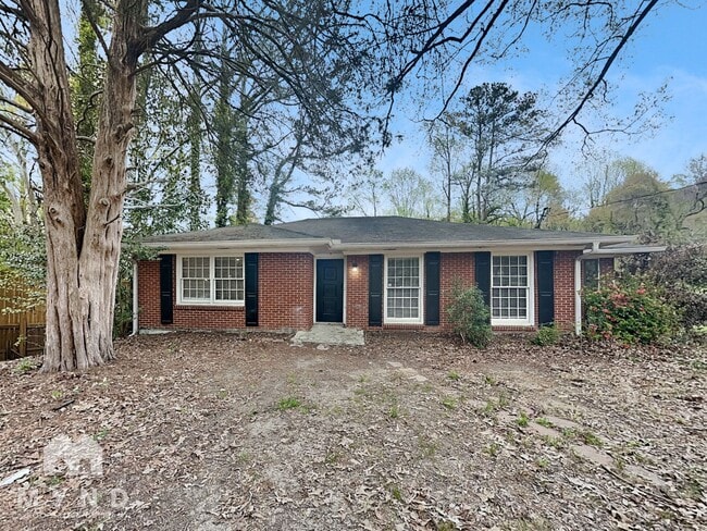 Building Photo - 990 Lynhurst Dr SW